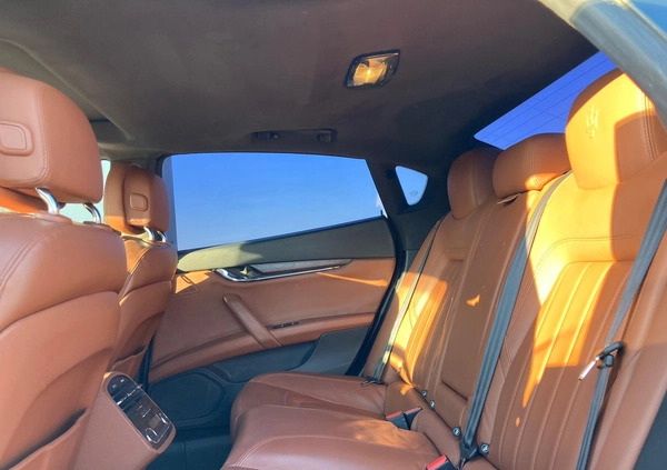 Maserati Quattroporte cena 155000 przebieg: 115000, rok produkcji 2015 z Działdowo małe 106